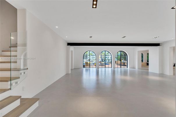 Empty room, Interior, Recessed Lighting