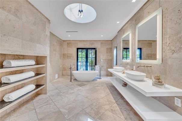 Bathroom, Dual Sink Vanities, Free Standing Baths, Interior, Recessed Lighting