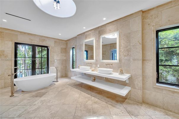Bathroom, Dual Sink Vanities, Free Standing Baths, Interior, Recessed Lighting