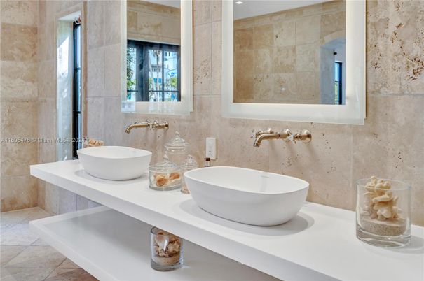 Bathroom, Dual Sink Vanities, Free Standing Baths, Interior