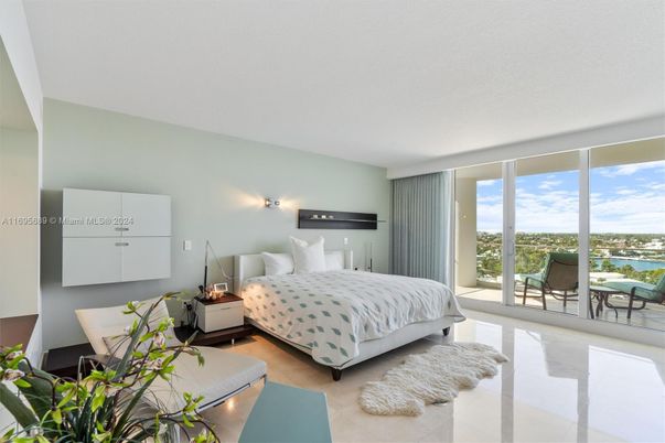 Bedroom, Interior, Water