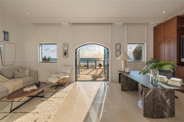 Interior, Living room, Recessed Lighting, Water