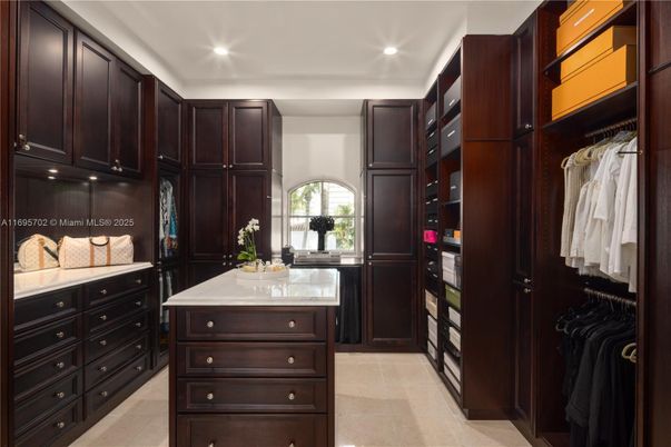 Interior, Recessed Lighting, Walk-in Closets
