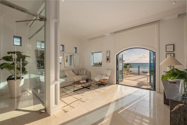 Interior, Living room, Recessed Lighting, Water
