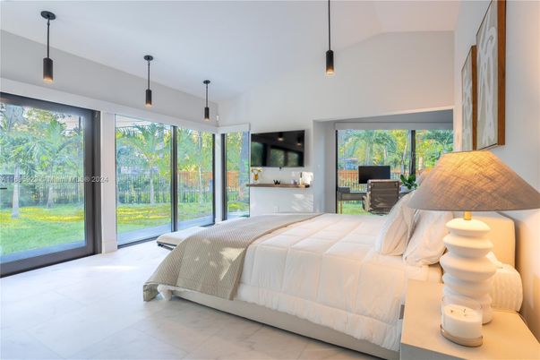 Bedroom, Interior, Pendant Lights