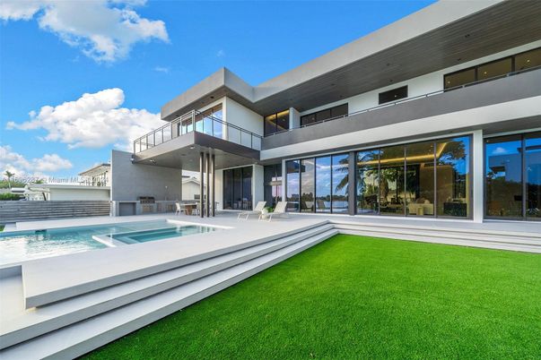Backyard, Exterior, Pool