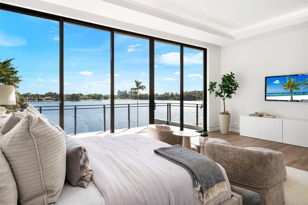Bedroom, Interior, Recessed Lighting, Water, Wood Texture Flooring