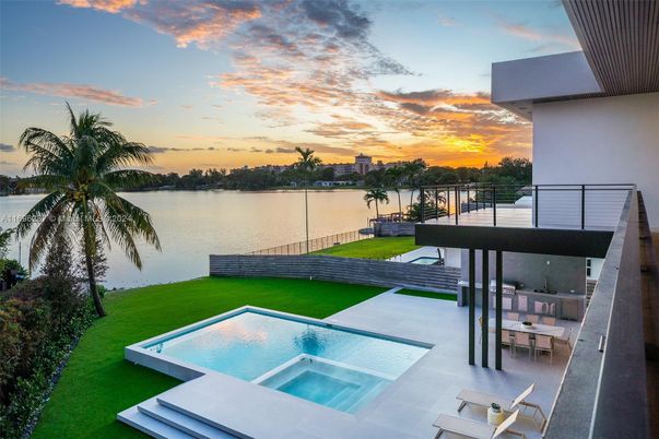 Exterior, Pool, Water