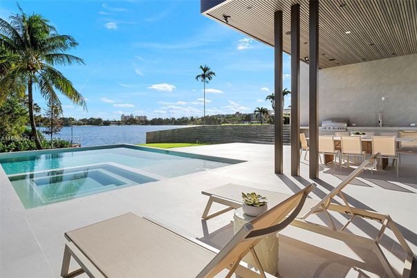 Exterior, Pool, Water