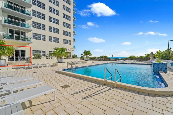 Exterior, Pool