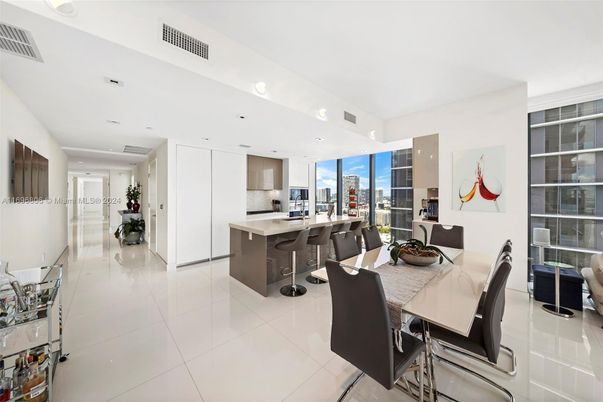 Dining room, Interior, Kitchen, Recessed Lighting