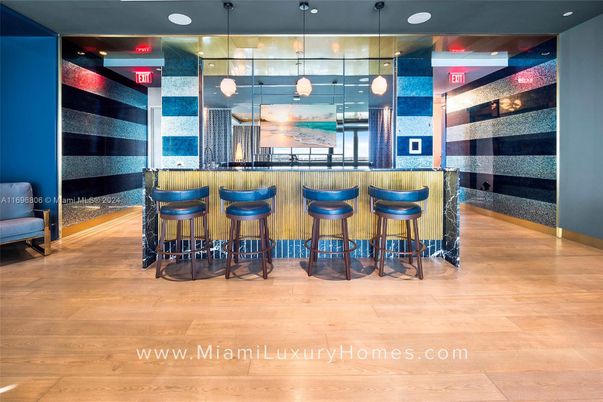 Interior, Pendant Lights, Recessed Lighting, Wood Texture Flooring