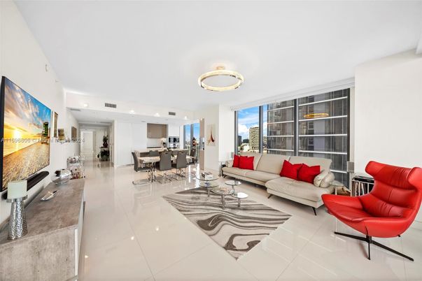 Dining room, Interior, Kitchen, Living room, Recessed Lighting