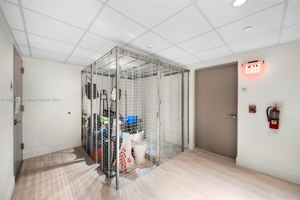 Interior, Recessed Lighting, Wine Storage, Wood Texture Flooring