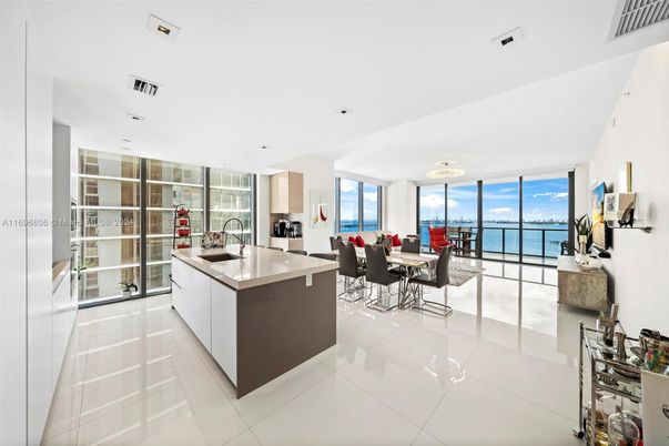 Dining room, Interior, Kitchen, Recessed Lighting, Water