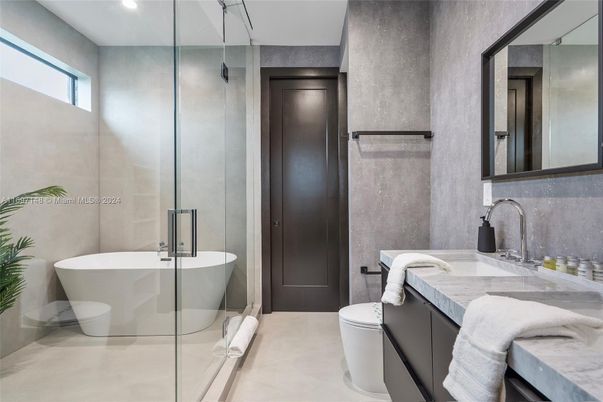 Bathroom, Free Standing Baths, Glass Shower, Interior, Recessed Lighting