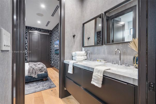 Bathroom, Interior, Recessed Lighting, Wood Texture Flooring