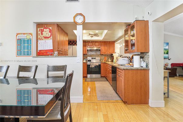 Dining room, Interior, Kitchen, Stainless Steel Appliances, Wood Texture Flooring
