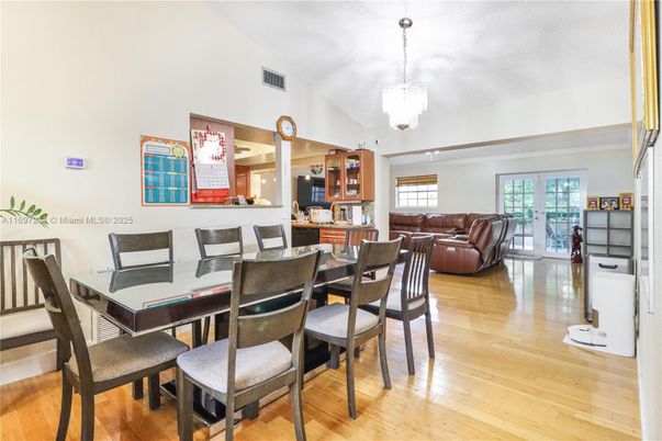 Chandelier, Dining room, Interior, Living room, Pendant Lights, Wood Texture Flooring