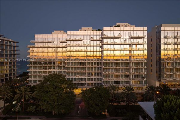 Exterior, Facade, Highrise