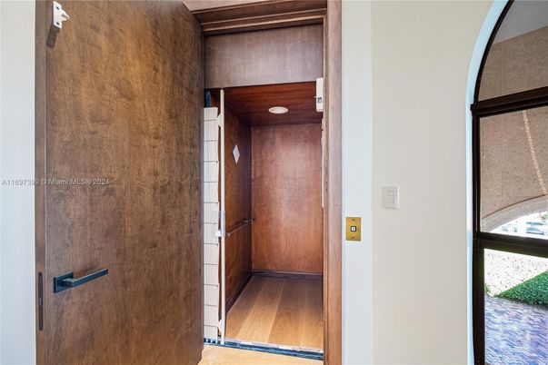 Elevator, Interior, Wooden Ceilings, Wood Texture Flooring, Wooden Walls