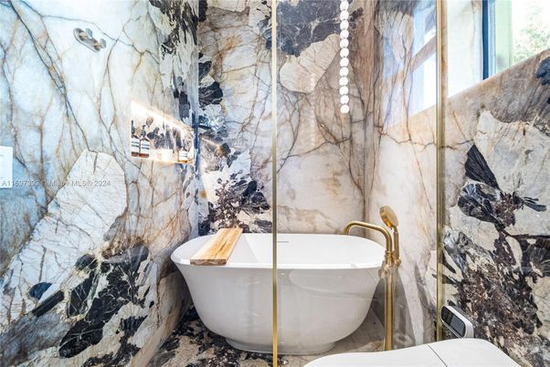 Bathroom, Free Standing Baths, Interior, Marble Walls
