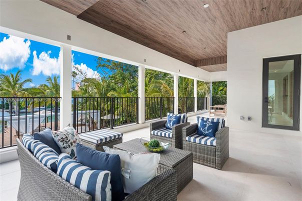 Interior, Living room, Sun Room, Water, Wooden Ceilings