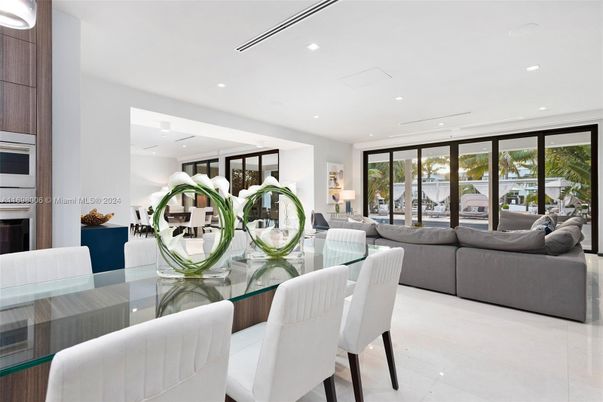 Dining room, Interior, Living room, Recessed Lighting