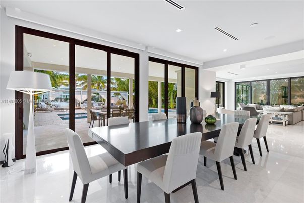 Dining room, Interior, Living room, Recessed Lighting, Water