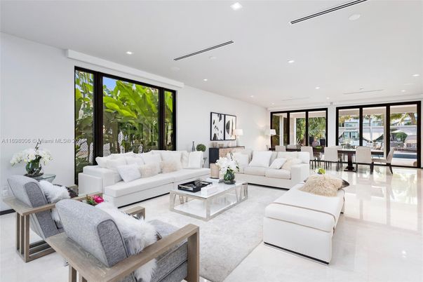 Dining room, Interior, Living room, Recessed Lighting