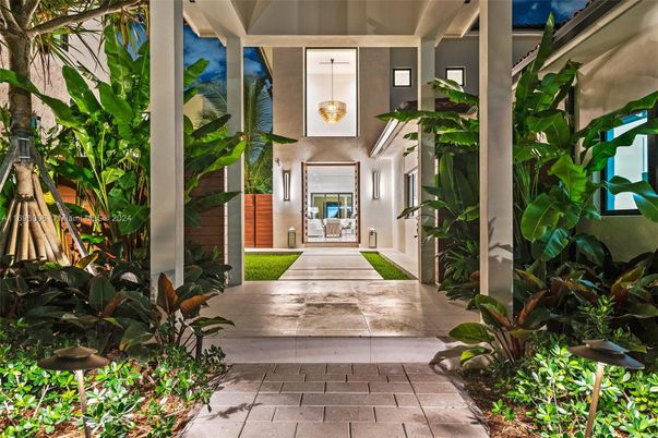 Exterior, Pendant Lights
