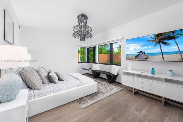Bedroom, Interior, Pendant Lights, Water, Wood Texture Flooring