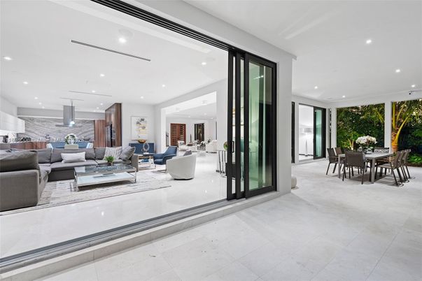 Dining room, Interior, Living room, Pendant Lights, Recessed Lighting