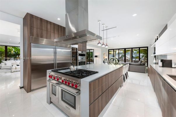Interior, Kitchen, Living room, Pendant Lights, Recessed Lighting, Stainless Steel Appliances