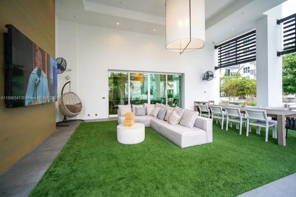 Dining room, Interior, Living room, Pendant Lights, Recessed Lighting