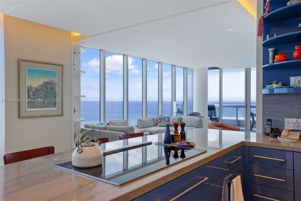 Interior, Living room, Recessed Lighting, Water