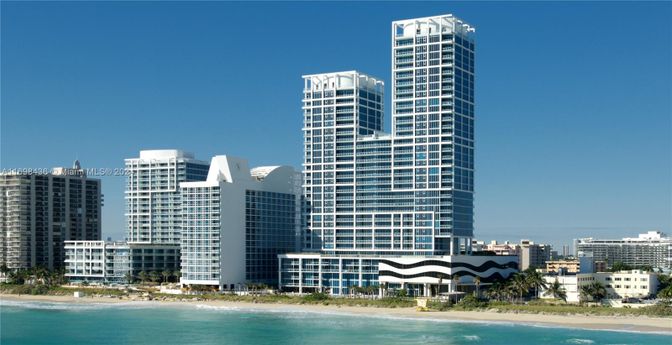 Exterior, Facade, Lake, Highrise