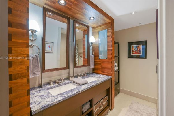 Bathroom, Interior, Recessed Lighting, Wooden Ceilings, Wooden Walls