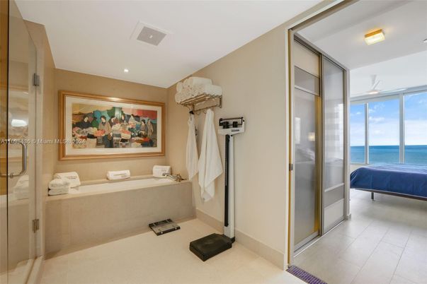Bathroom, Interior, Recessed Lighting, Water