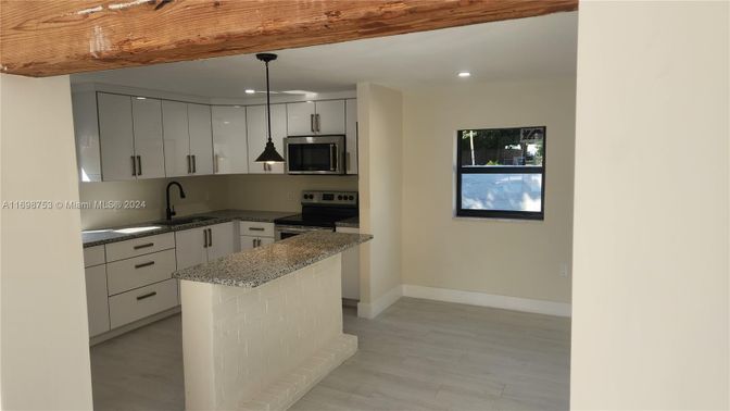 Interior, Kitchen, Pendant Lights, Recessed Lighting, Wood Texture Flooring