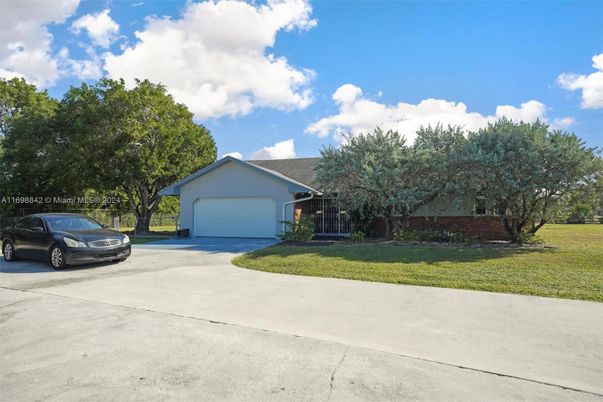 Backyard, Detached Garage, Exterior