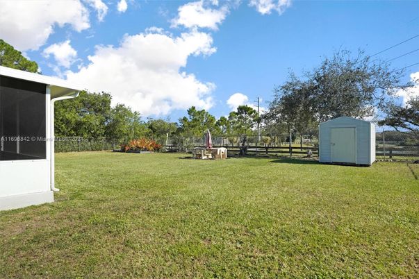 Backyard, Exterior