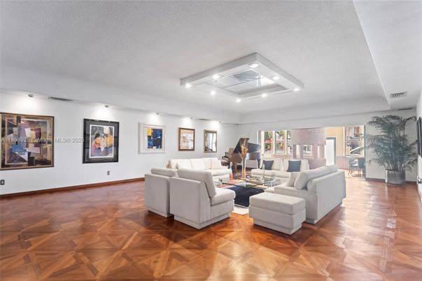 Interior, Living room, Piano, Recessed Lighting, Wood Texture Flooring
