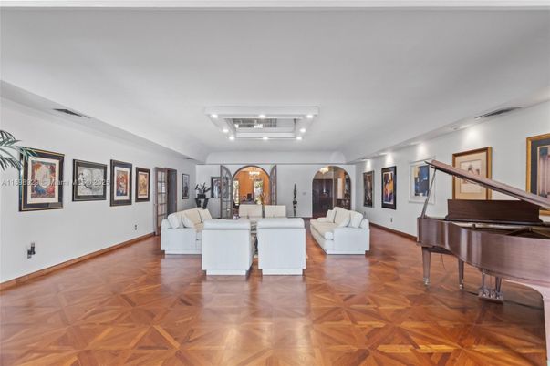 Interior, Living room, Piano, Recessed Lighting, Wood Texture Flooring