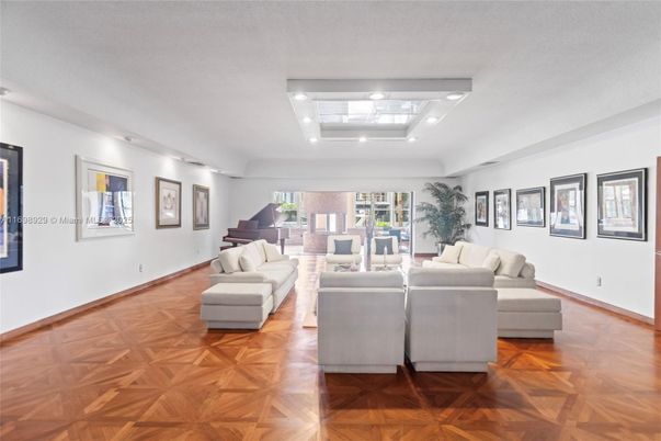 Interior, Living room, Piano, Recessed Lighting, Wood Texture Flooring