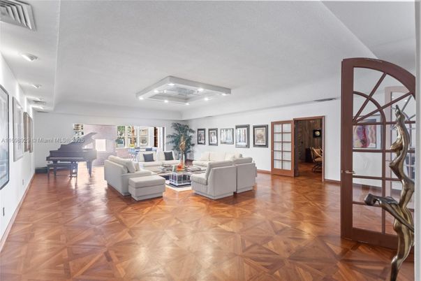 Interior, Living room, Piano, Recessed Lighting, Wood Texture Flooring