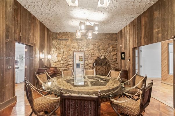 Chandelier, Dining room, Interior, Stone Walls, Wooden Walls