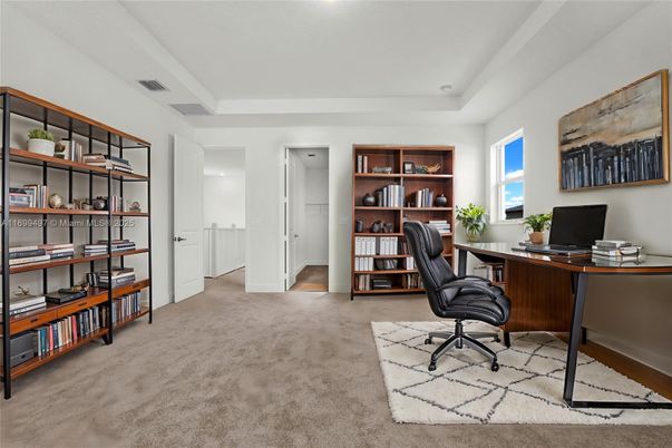 Home Office, Interior