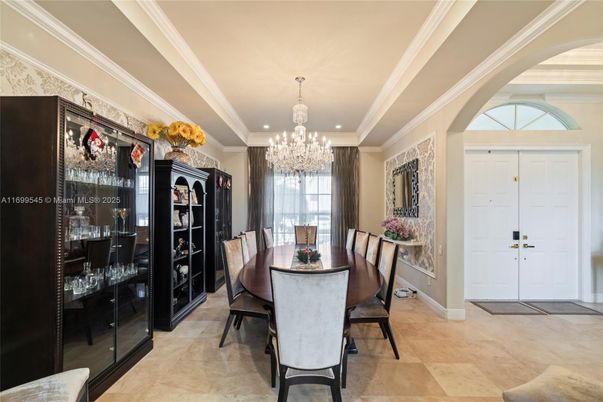 Chandelier, Dining room, Interior