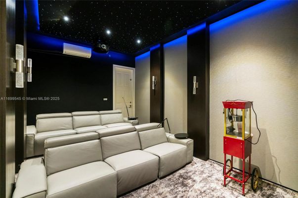 Interior, Projection Screen, Recessed Lighting, Theatre Room
